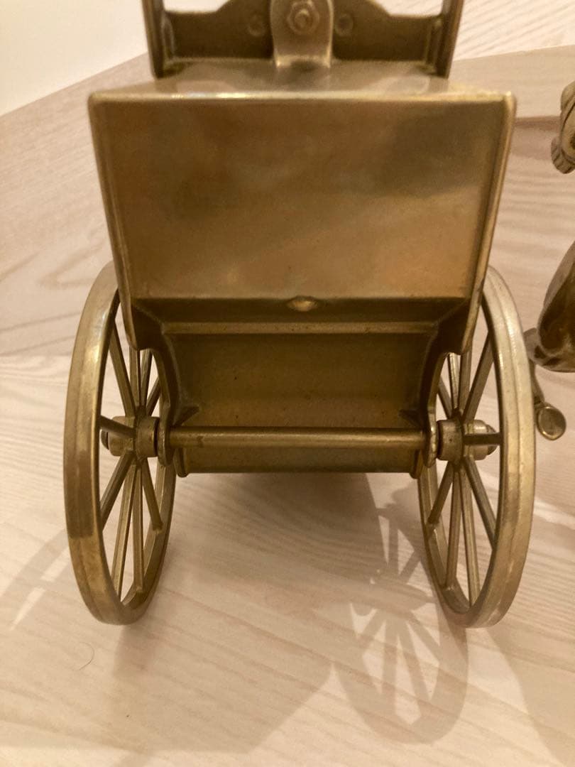 ヴィンテージ真鍮の置物、馬車を引く馬、真鍮の装飾、真鍮製