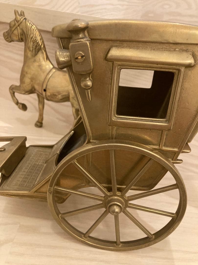 ヴィンテージ真鍮の置物、馬車を引く馬、真鍮の装飾、真鍮製