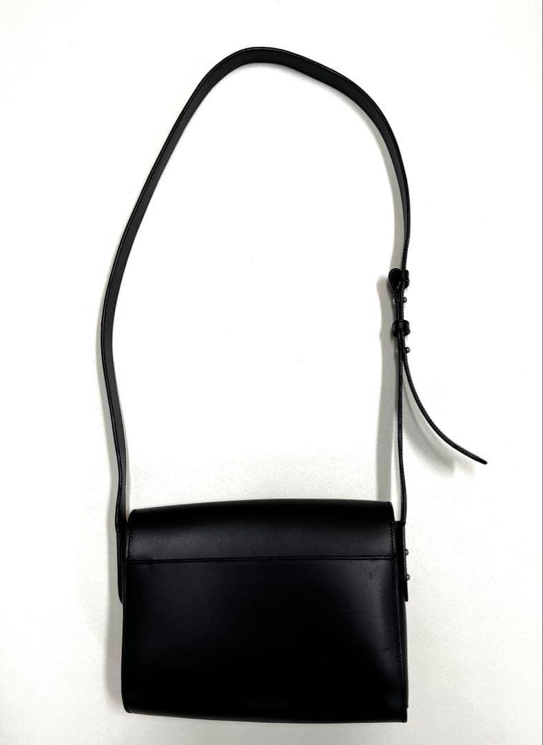 A.P.C. ブラックショルダーバッグ