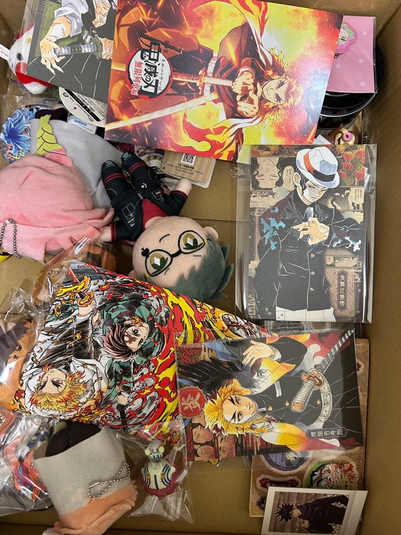 アニメグッズ　ノンジャンル　2000点以上　まとめ売り　一点のみ！