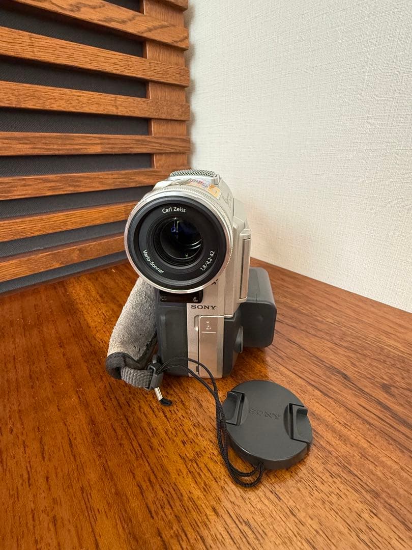ビデオカメラ SONY miniDV HANDYCAM DCR-PC100