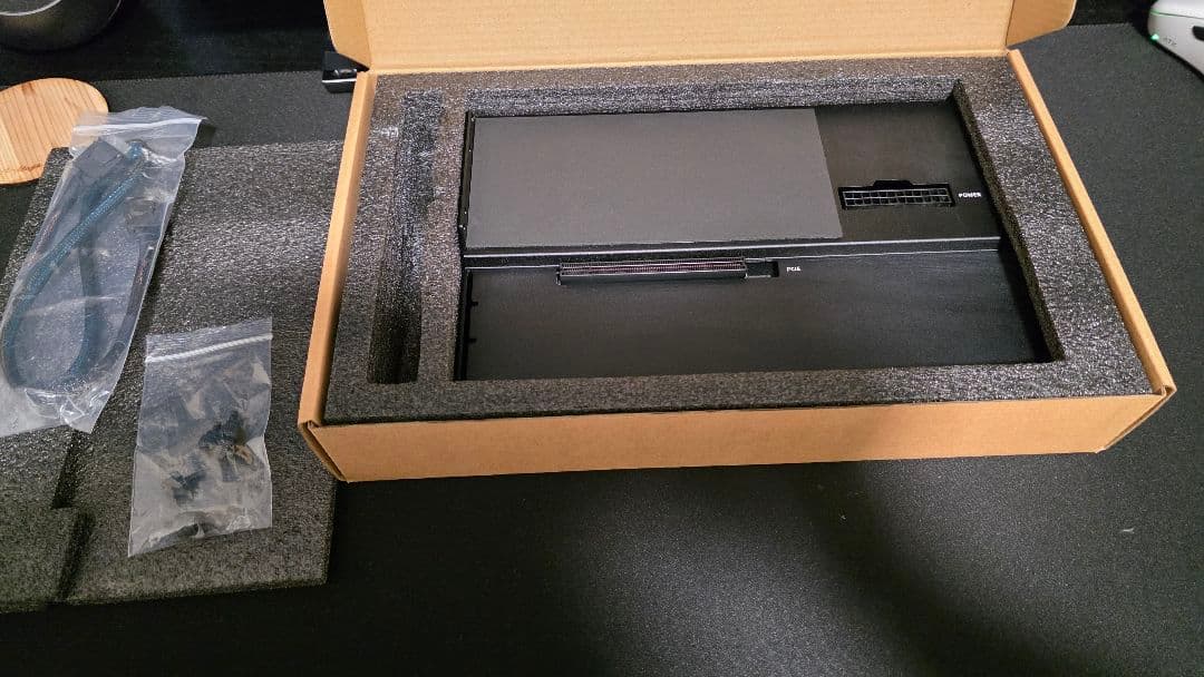 Minisforum DEG1 OcuLink 外付けGPU