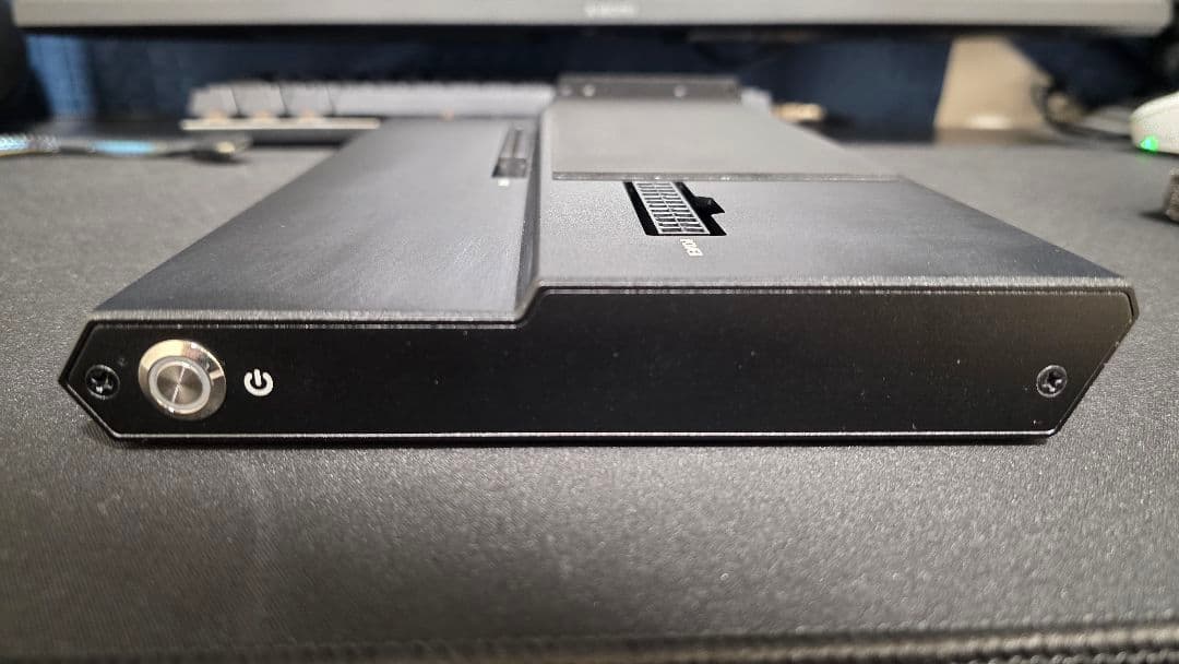 Minisforum DEG1 OcuLink 外付けGPU