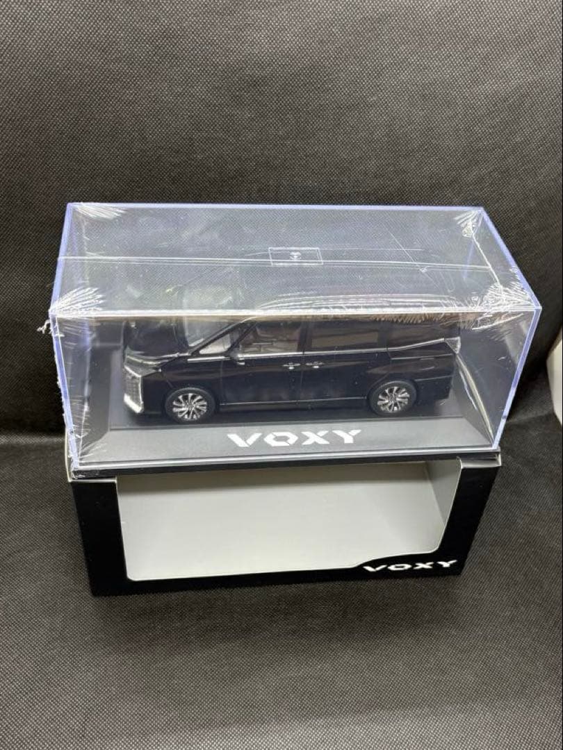 トヨタ VOXY 90系ブラック 未開封ミニカー 1/30 非売品 新品未開封