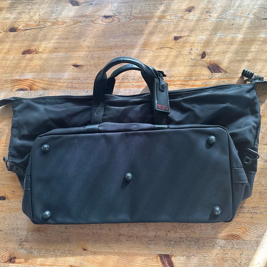 TUMIボストンバッグ