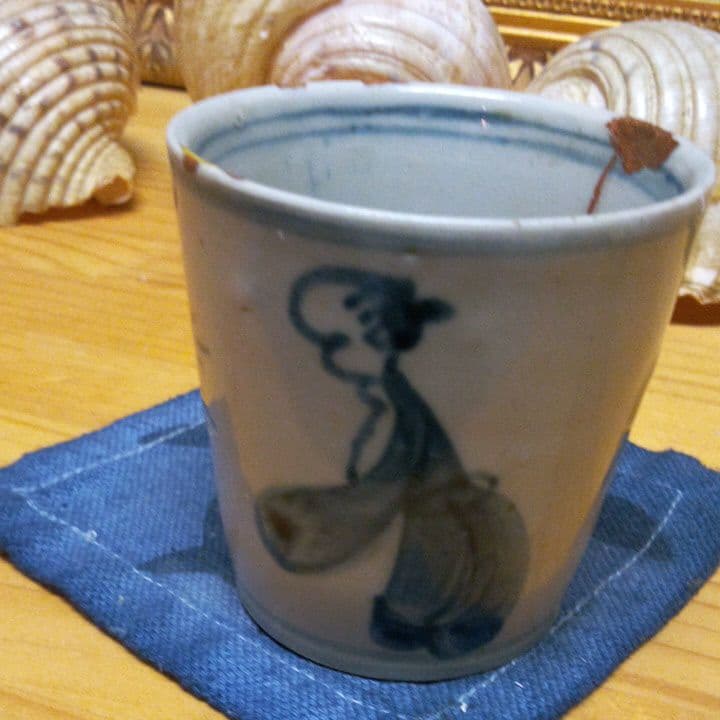 明治の蕎麦ちよこです.金継ぎしてあり.大事に使われてきたかわかるものです、