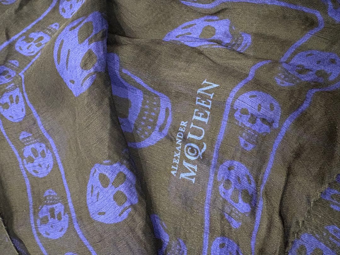 ALEXANDER McQUEEN アレキサンダーマックイーン　スカルスカーフ
