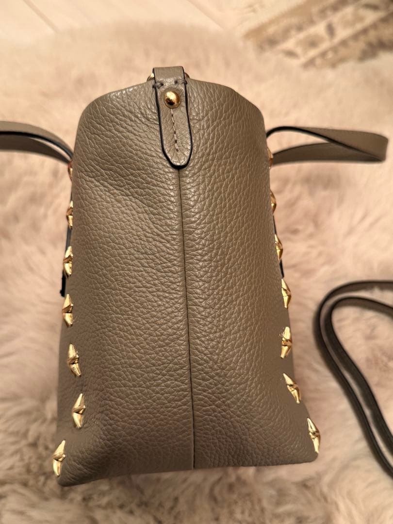 美品 Jimmy Choo Mini Sara スタッズ トート 保存袋付