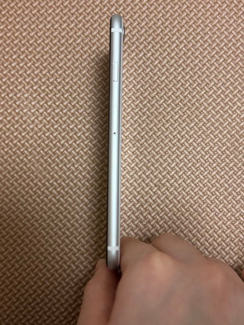 iPhone SE (第2世代) 128GB