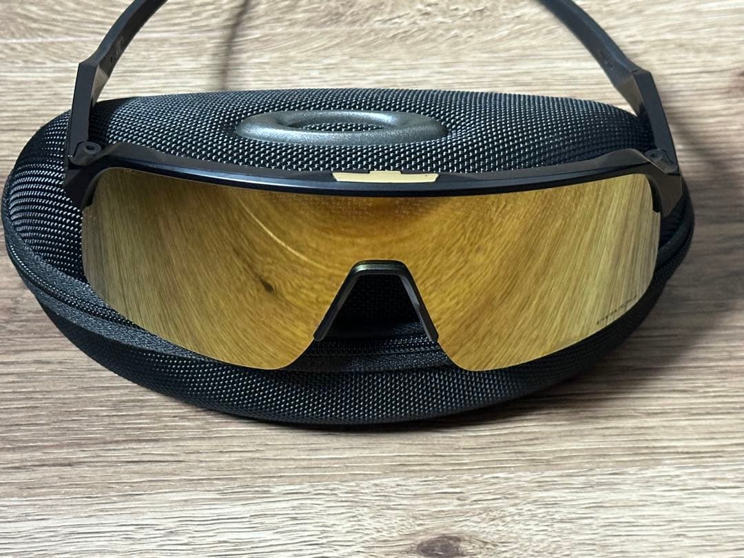 riku　サングラスOAKLEY SUTRO スートロ ゴールドレンズ