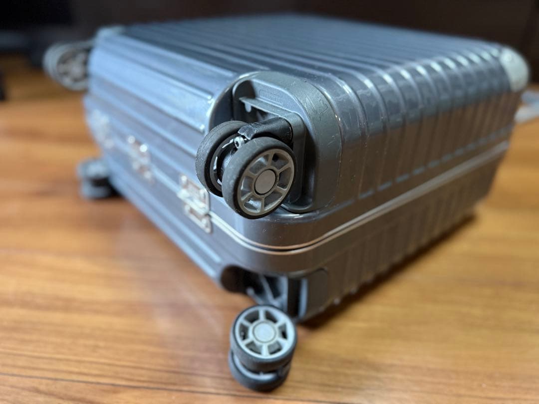 リモワ　キャリーバック　LIMBO 27L 機内持ち込みサイズ