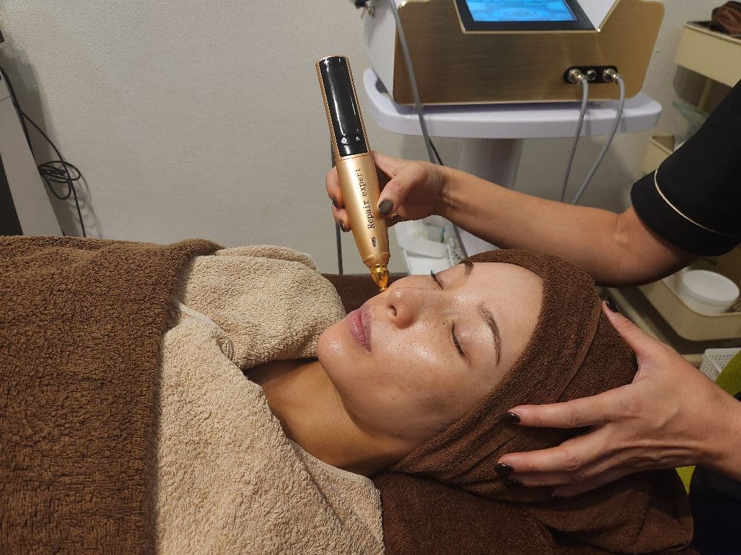 格安、新型プラズマシャワー美顔器 、保証期間残りあり！