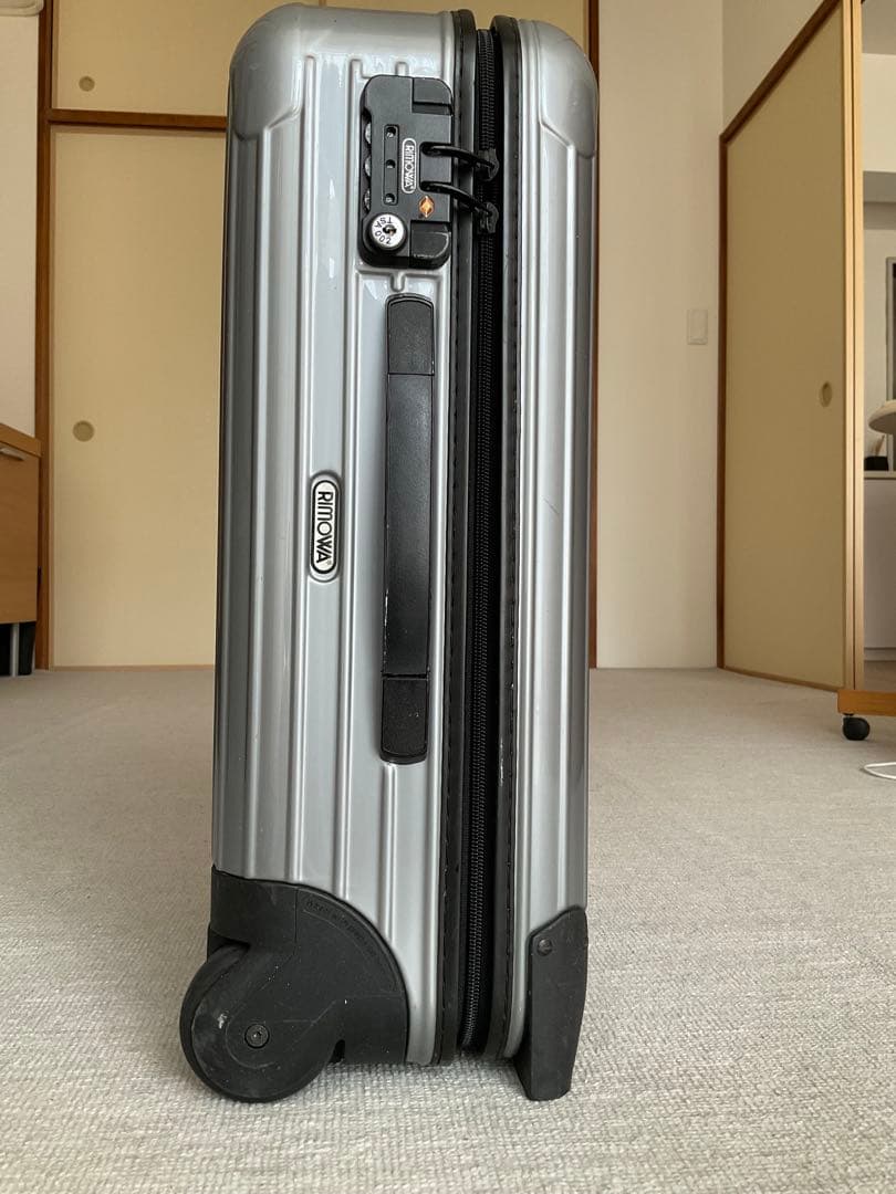 RIMOWA 2輪　キャリーケース　機内持ち込みサイズ