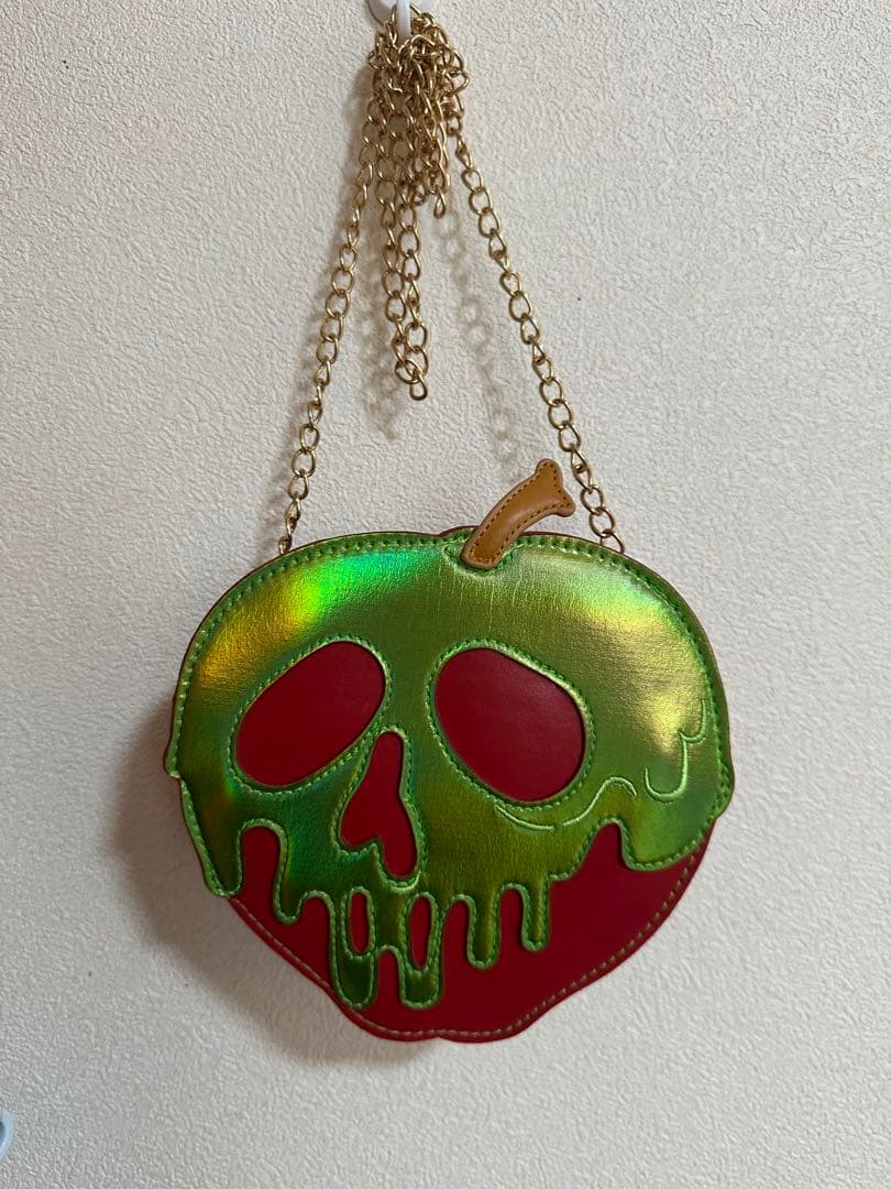 ディズニー ヴィランズ ショルダー 白雪姫　毒リンゴ ハロウィン 仮装 りんご