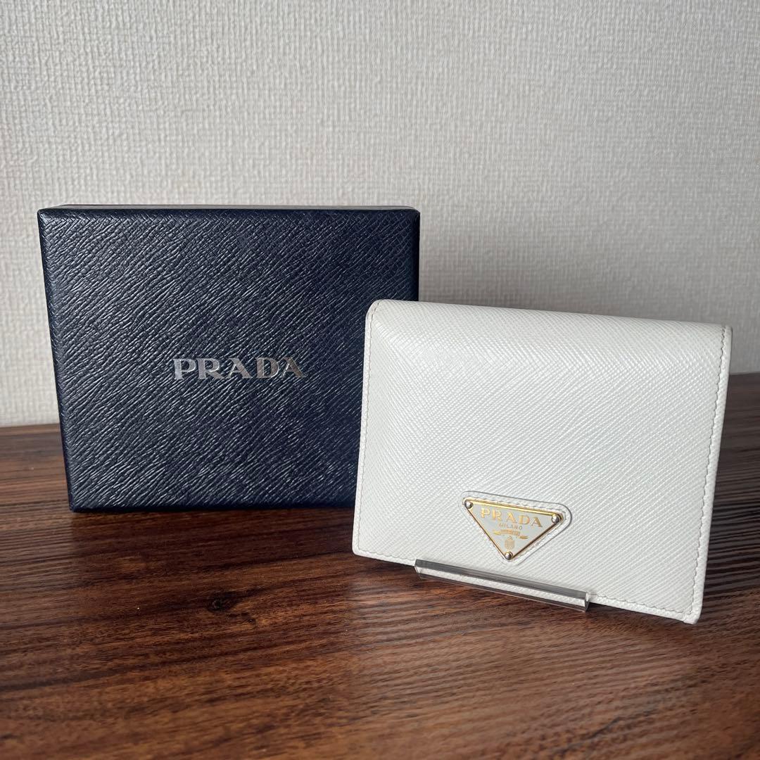【美品！！】PRADA コンパクトウォレット 1MV021 三角ロゴ ホワイト