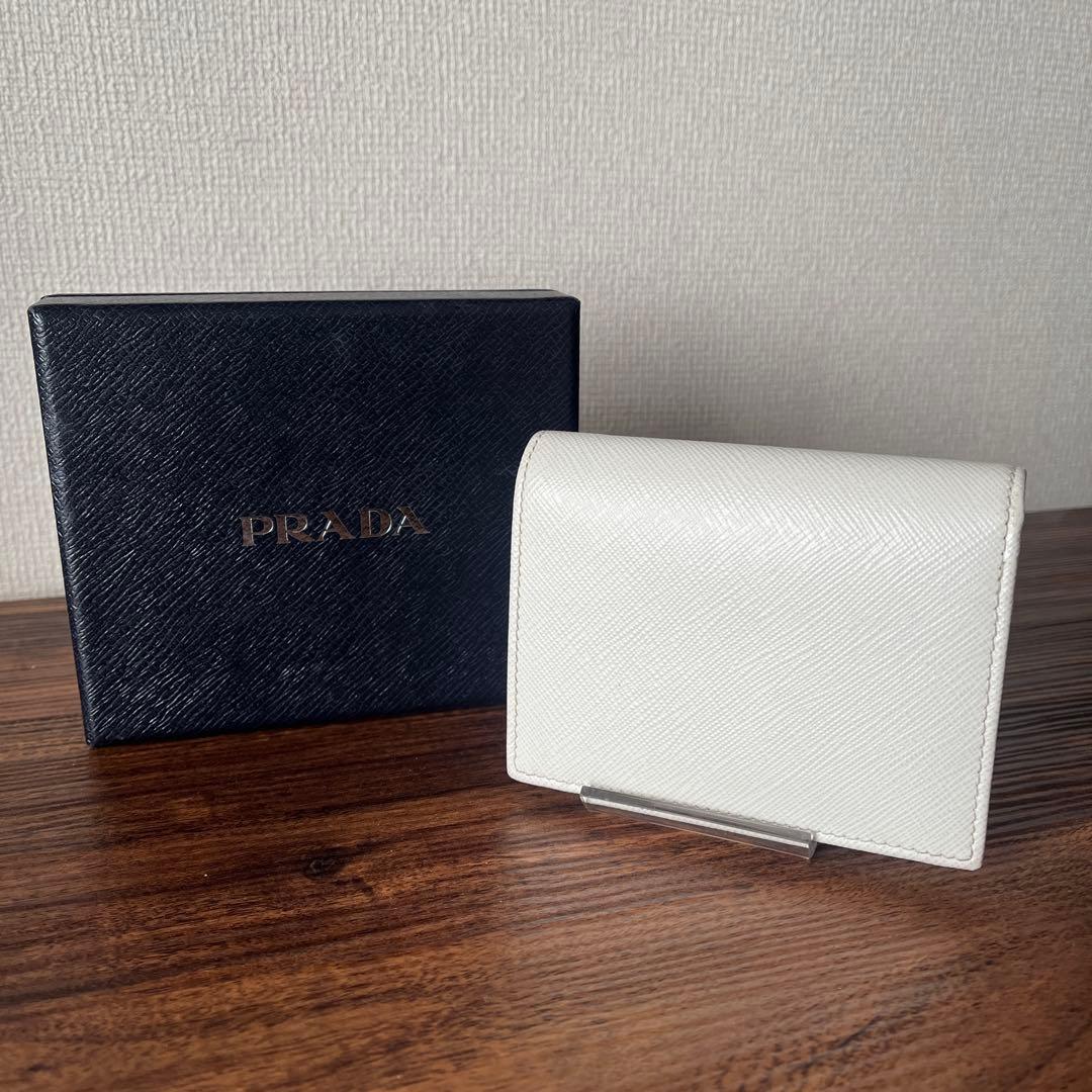 【美品！！】PRADA コンパクトウォレット 1MV021 三角ロゴ ホワイト