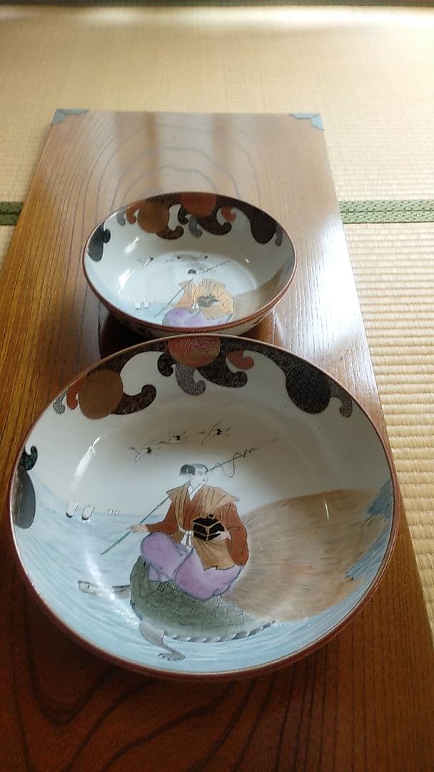 九谷造　大皿と中皿