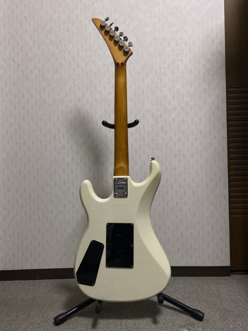 KRAMER STRIKER 100ST ホワイト エレキギター