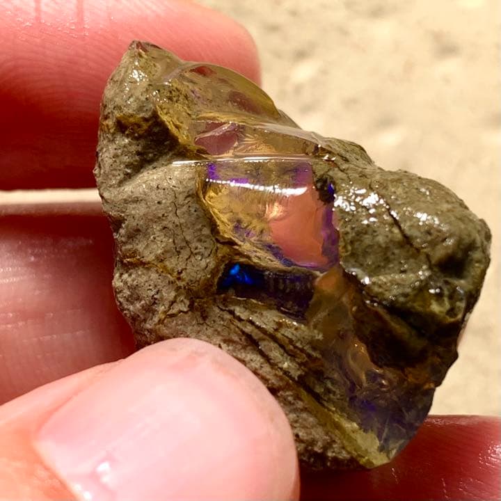 素朴で可愛いオパール原石56ct/鉱物標本