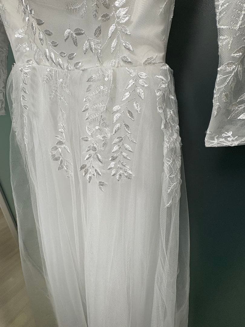 スレンダーライン 花嫁ドレス 袖あり ウエディング ファスナー 二次会床付き