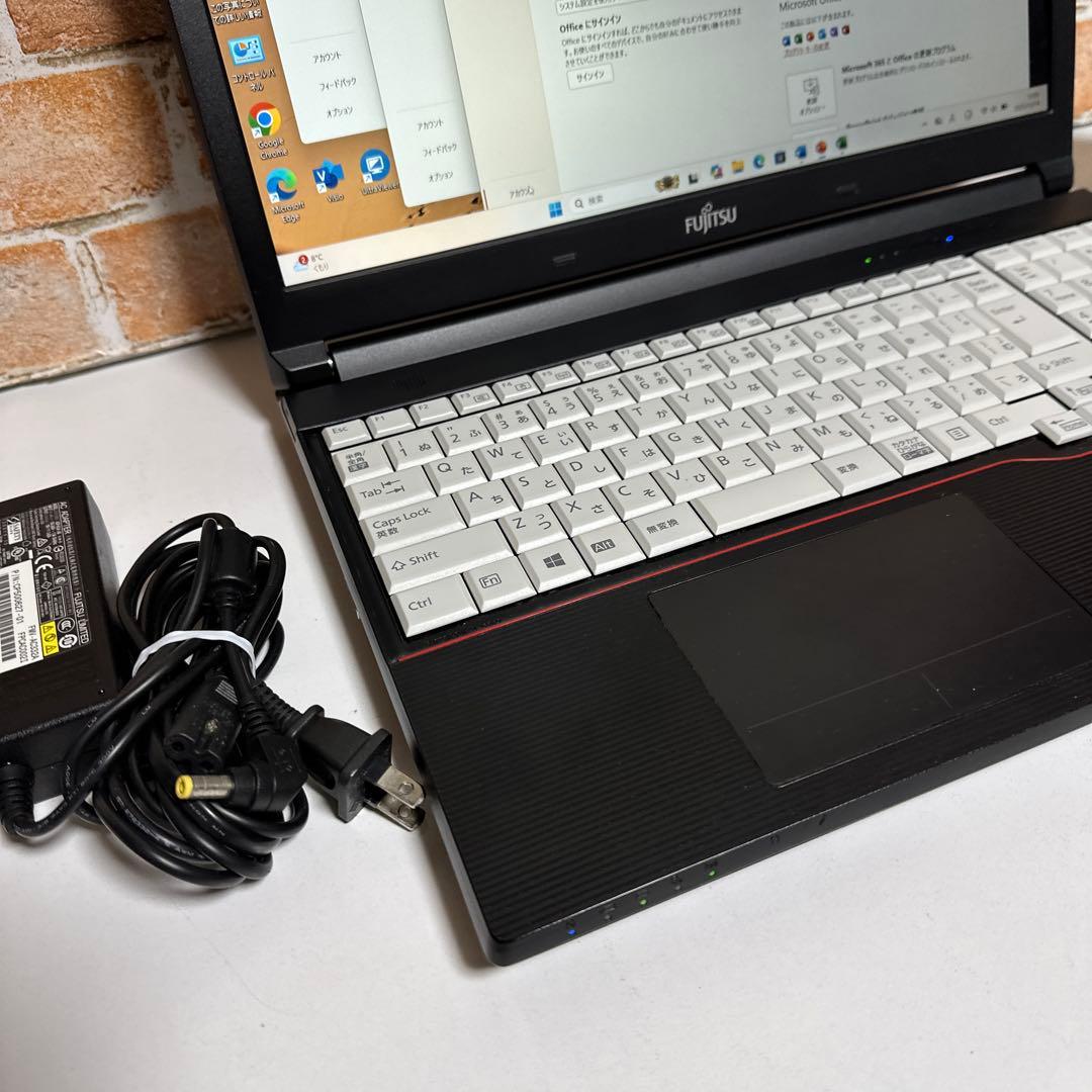 美品　富士通ノート PC Core i7 SSD500GB Windows11