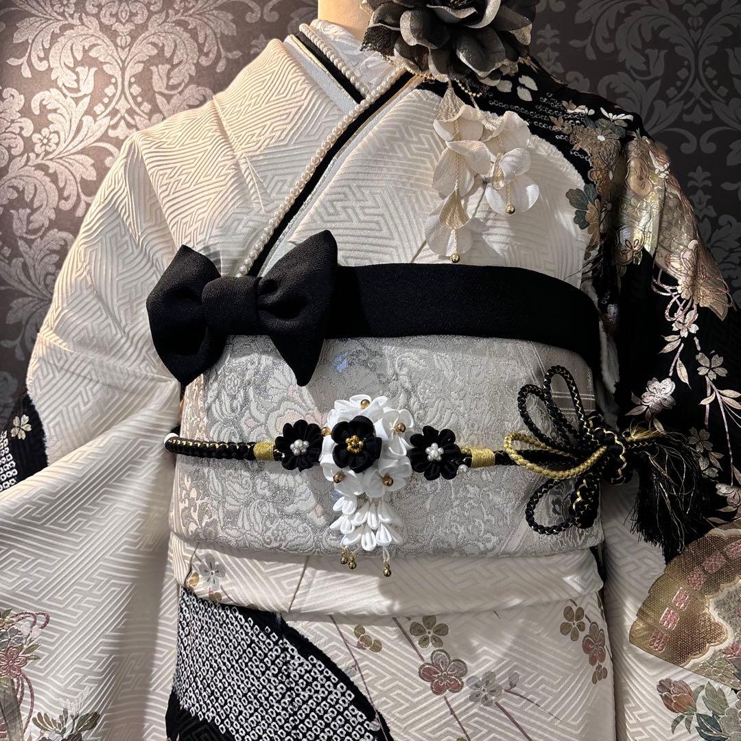 美品　白地　地紋　染分け　手絞り　逸品　振袖　フルセット 振り袖