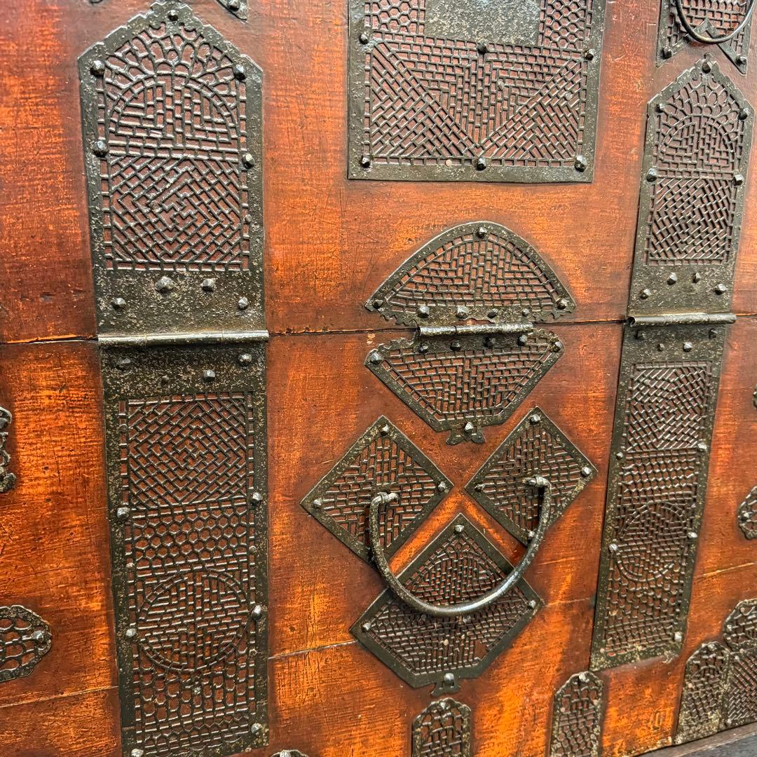 H110K71 朝鮮古民藝 李朝家具 杉無垢材 バンダジ 鍵付き