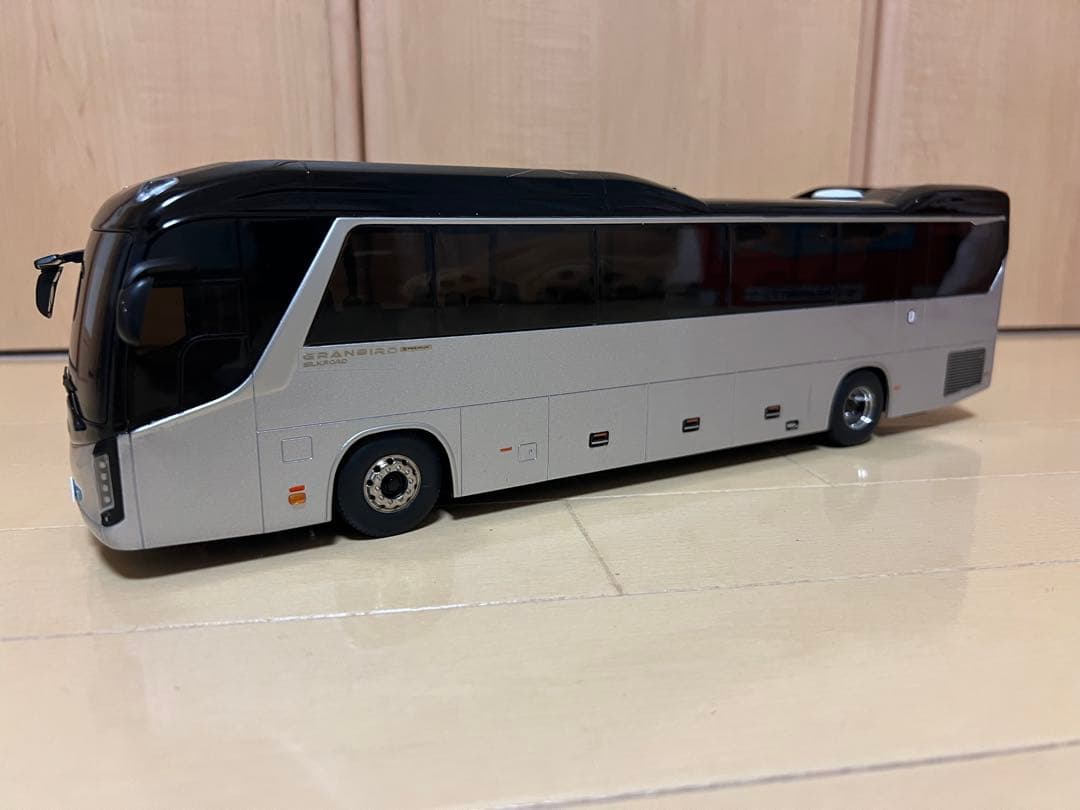 KIA 観光バス 1/32スケール