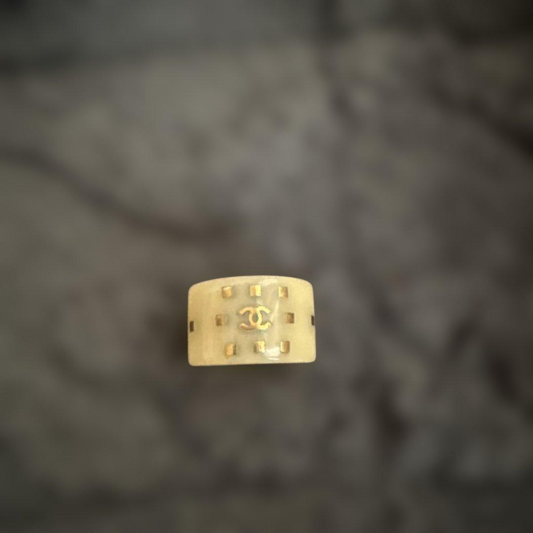 CHANEL ゴールド　ココマーク