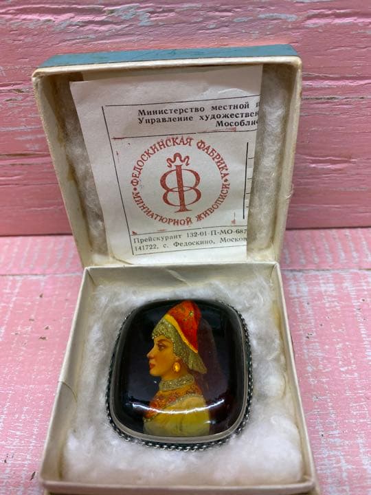 yy2　アンティーク調　絵画風スクエアブローチ　ヴィンテージ