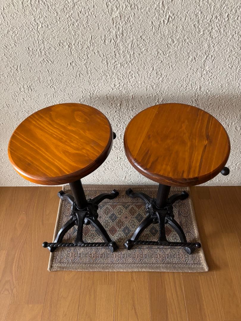 DULTON 高さ調整可能 スツール(写真右)