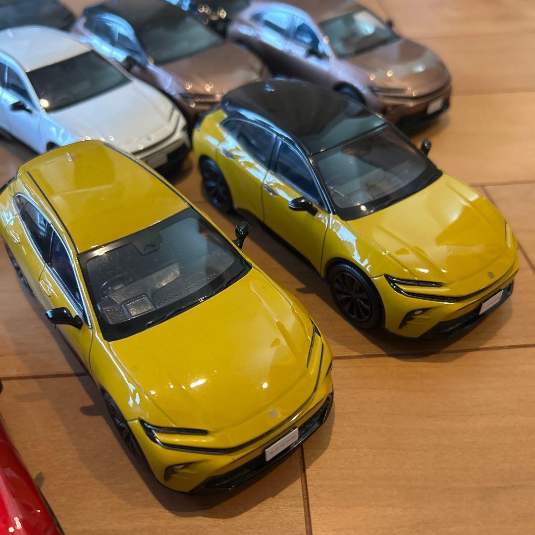 トヨタ クラウンスポーツ ミニカー セット