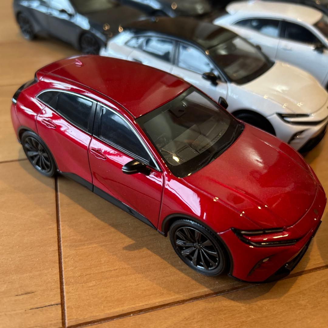 トヨタ クラウンスポーツ ミニカー セット