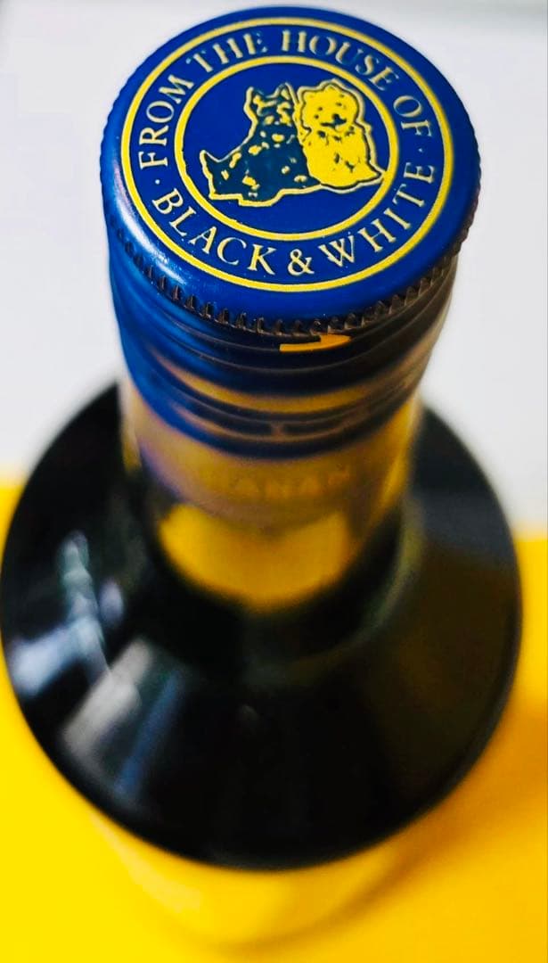 未開封レア英国王室御用達ロイヤルハウスホールドスコッチウイスキー750ml桐箱付