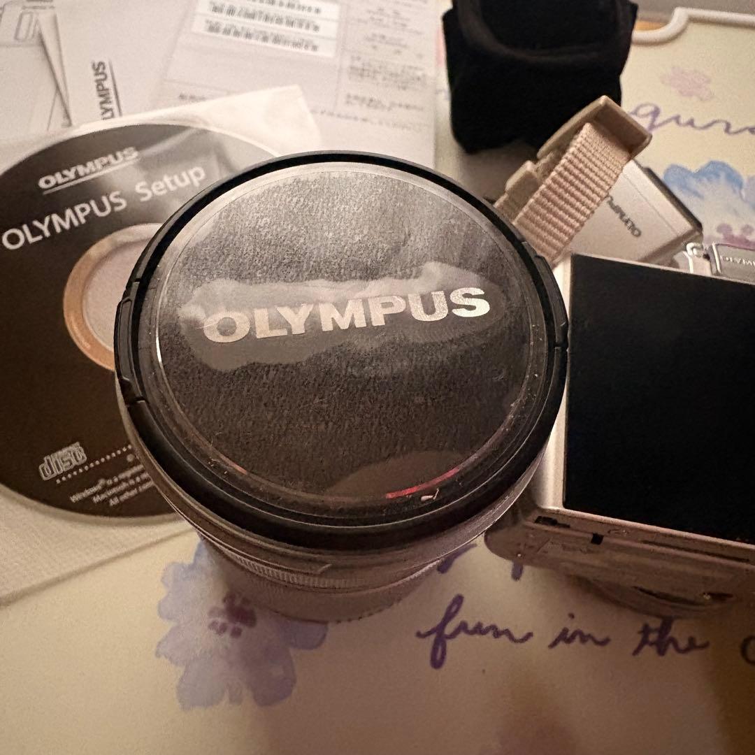 OLYMPUS PEN E-PL8 ミラーレス一眼 ホワイト オリンパス