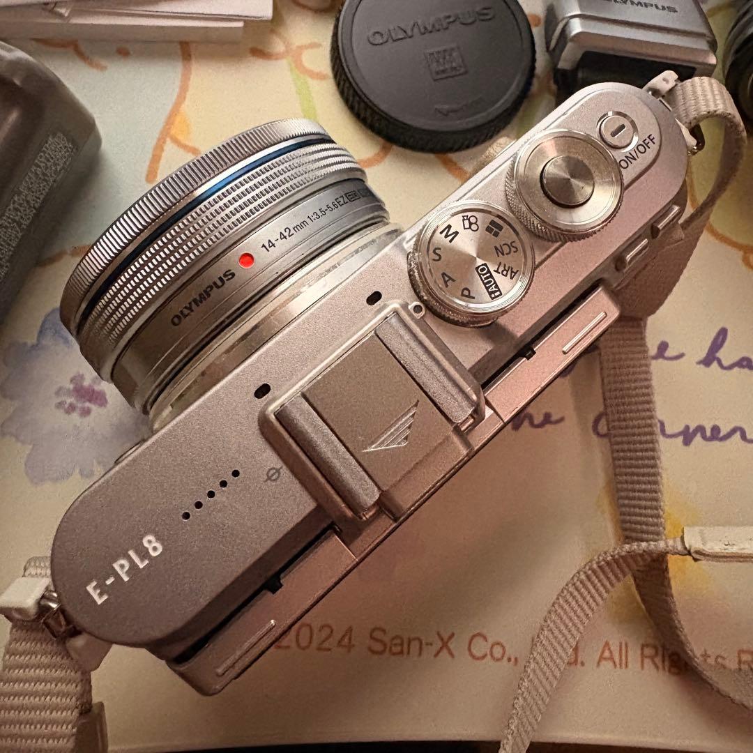 OLYMPUS PEN E-PL8 ミラーレス一眼 ホワイト オリンパス