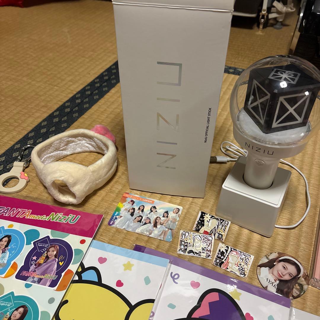 NiziUグッズ まとめ売り