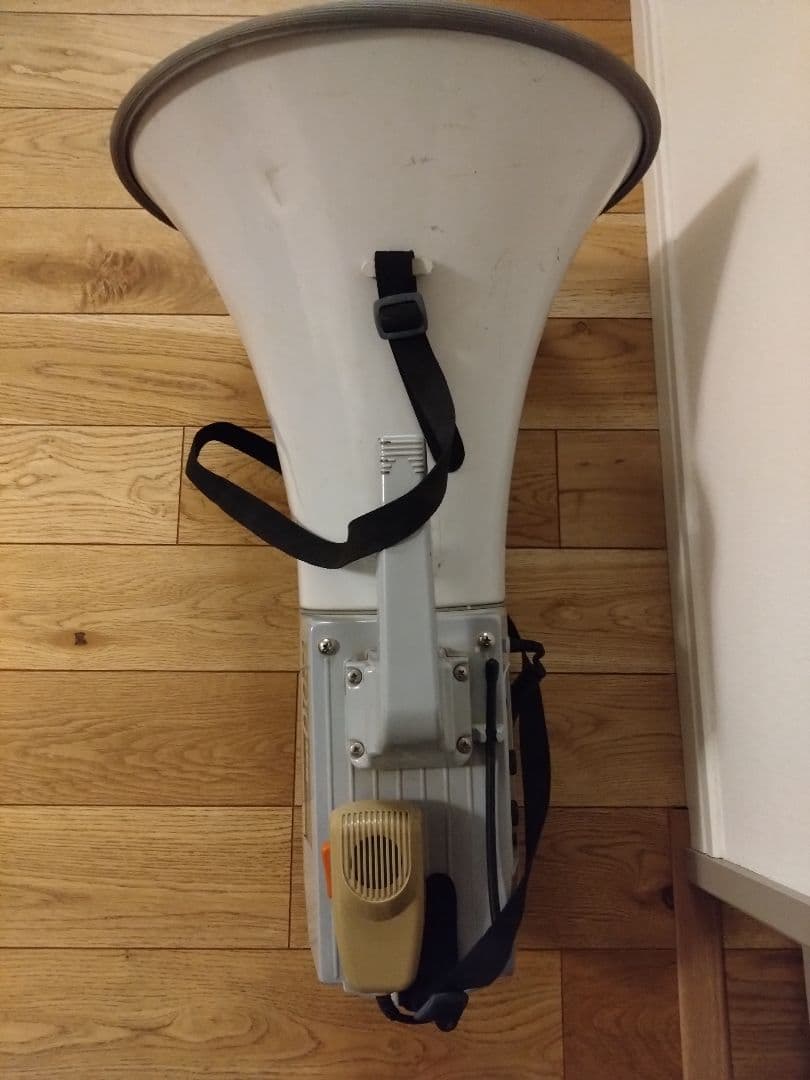 拡声器 ホワイト　ジャンク品