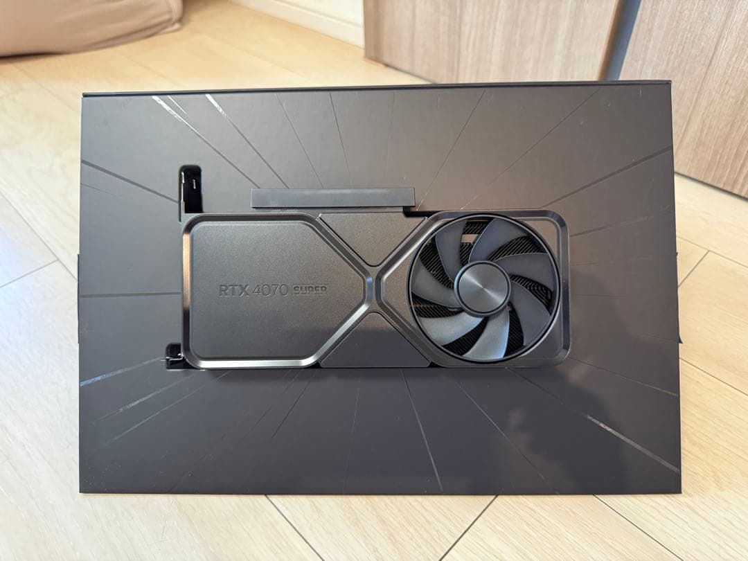 グラフィックボード・グラボ・ビデオカード NVIDIA RTX 4070 Super Founders Edition
