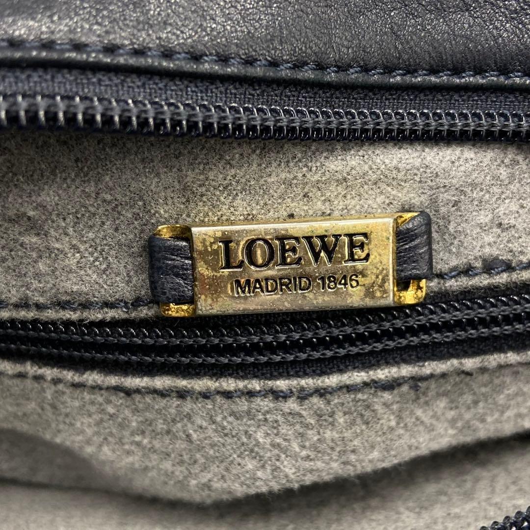 【美品】ロエベ アナグラム ショルダーバッグ ブラック レザー