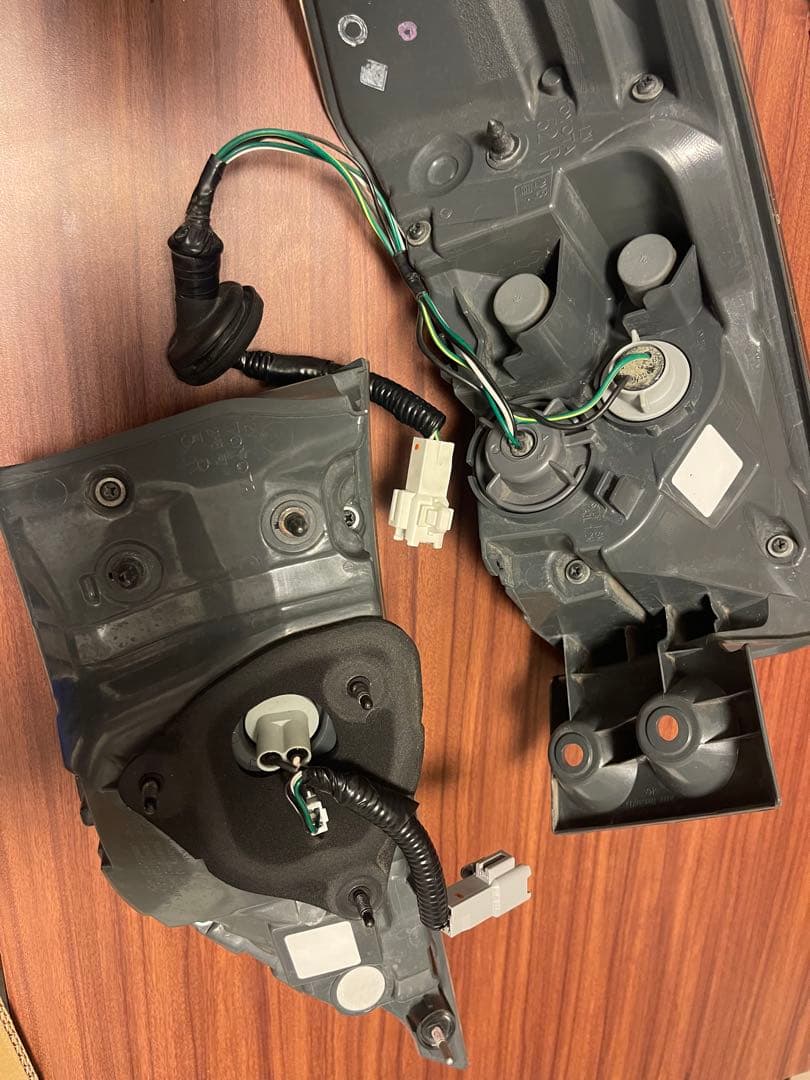 60ハリアー 前期 純正テールランプ