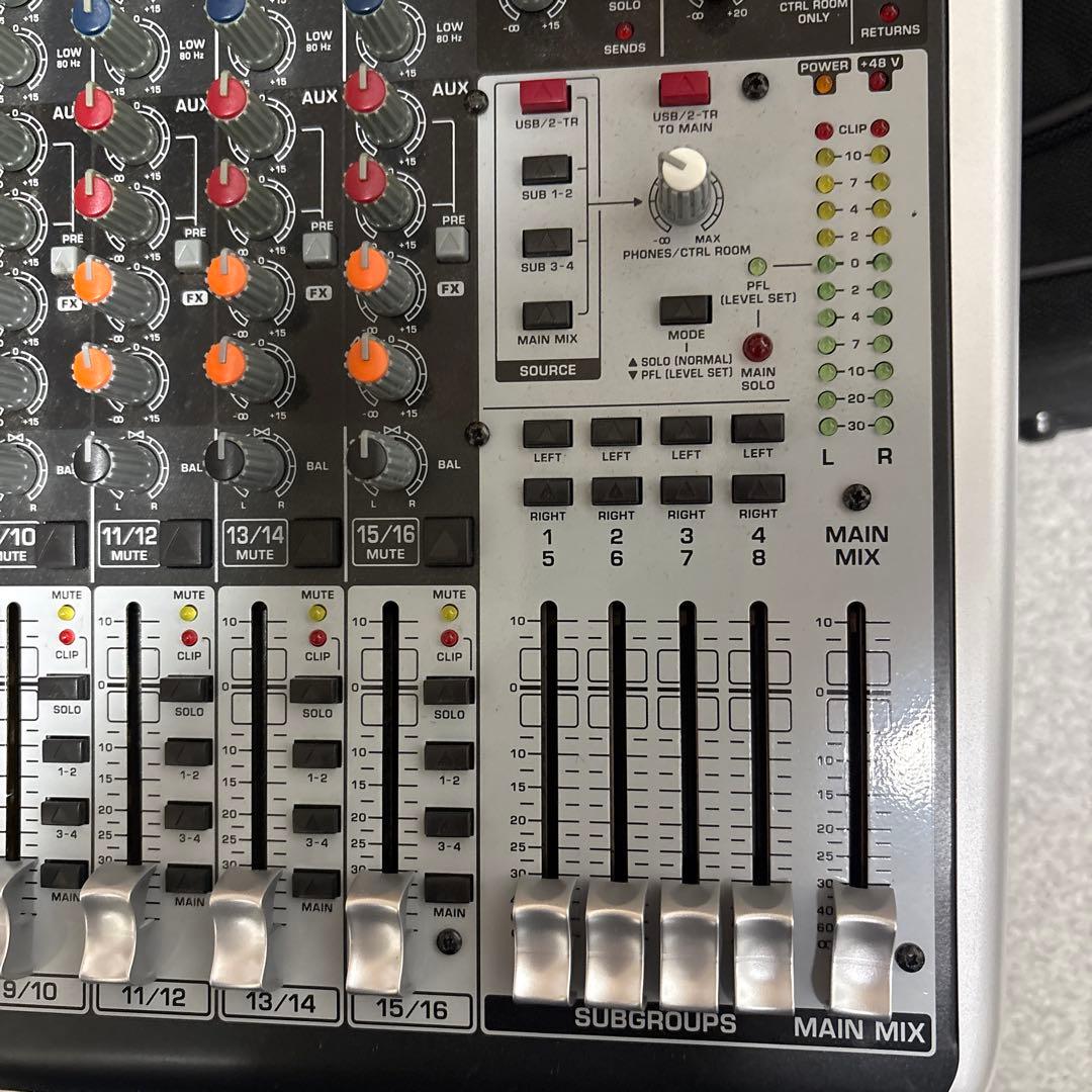 Behringer XENYX QX2442USB ミキサーGATORケース