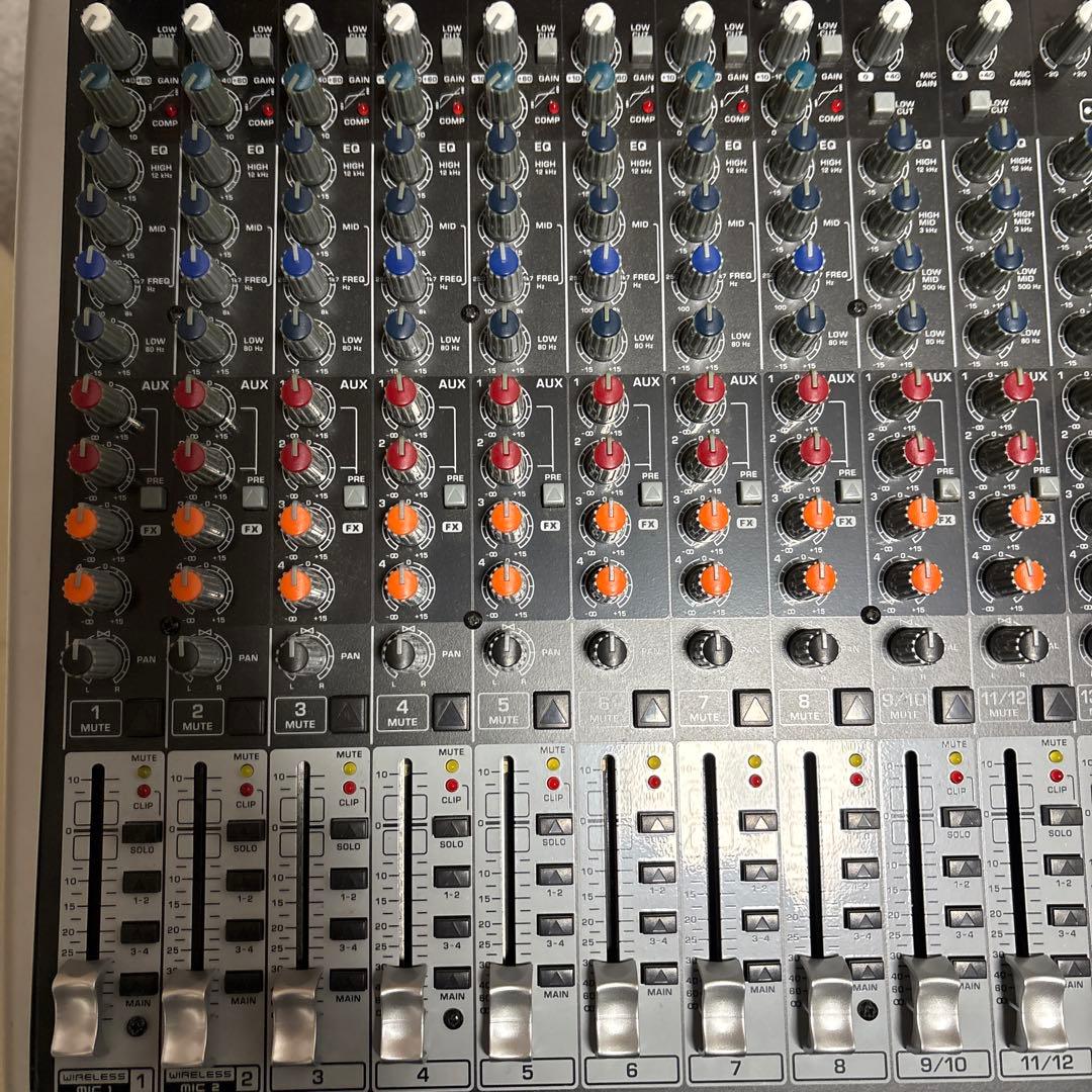 Behringer XENYX QX2442USB ミキサーGATORケース