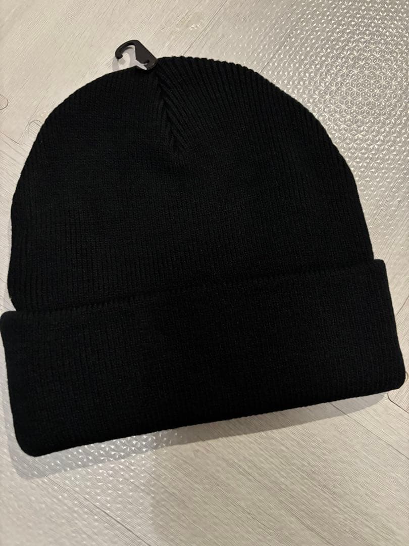 【新品未使用】Alo Yoga ブラック ニット帽
