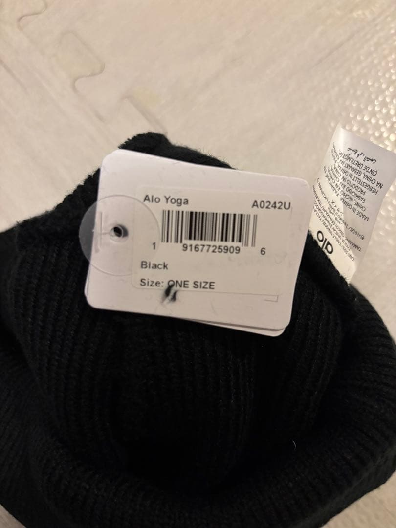 【新品未使用】Alo Yoga ブラック ニット帽