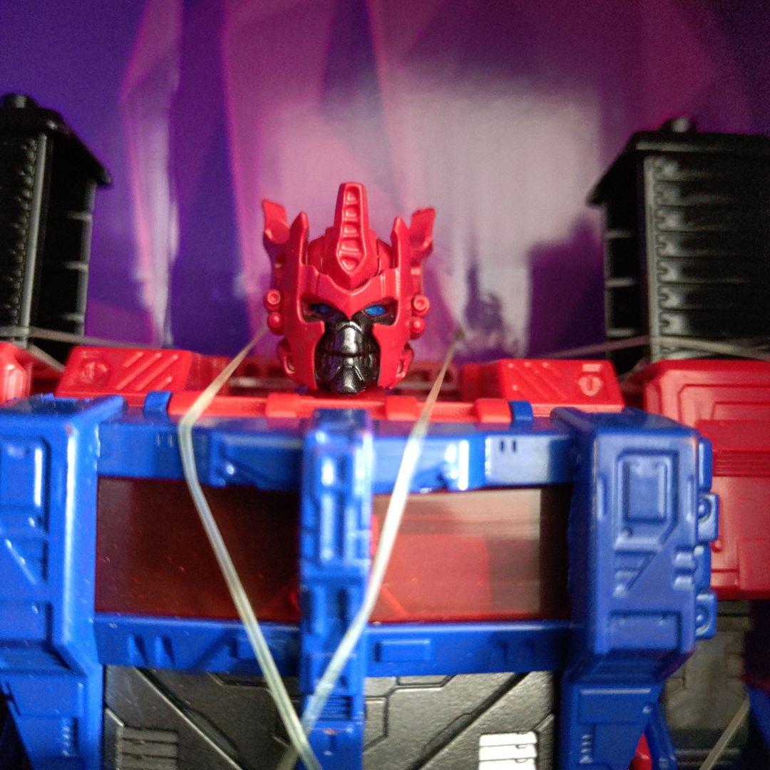 トランスフォーマー　シャッタードグラス　ウルトラマグナス