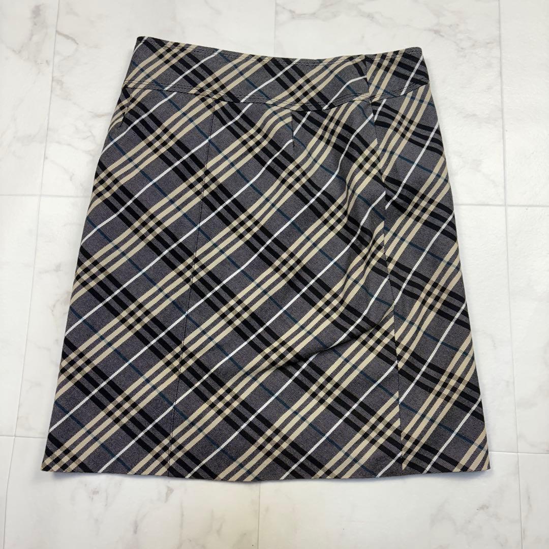 バーバリーブルーレーベル　ノバチェック　台形スカート　ベルト　38 ベージュ