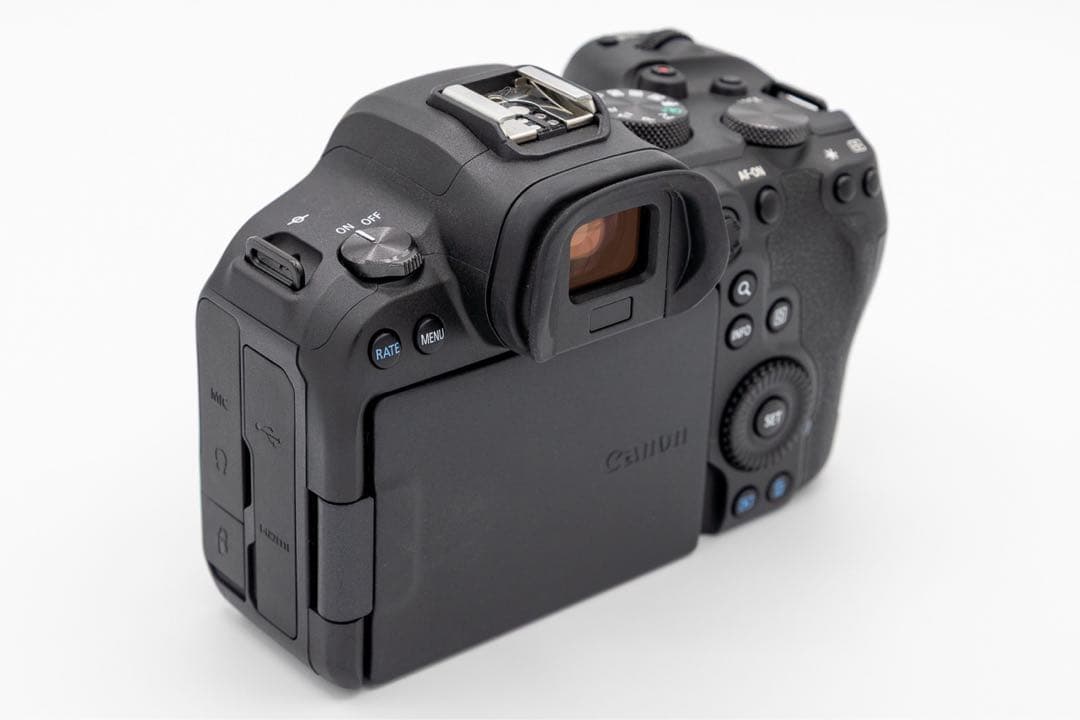 【中古美品】CANON EOS R6 ボディ・バッテリーグリップ・バッテリー２個
