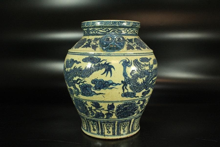 中国美術 青華 纏枝霊芝雲龍紋 獣耳罐 瓶(K-MB253)