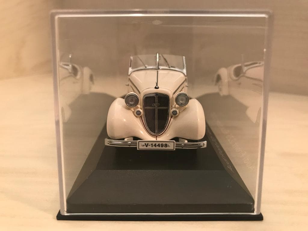 ミニカー Audi Front 225 Roadster 1935 Creme White